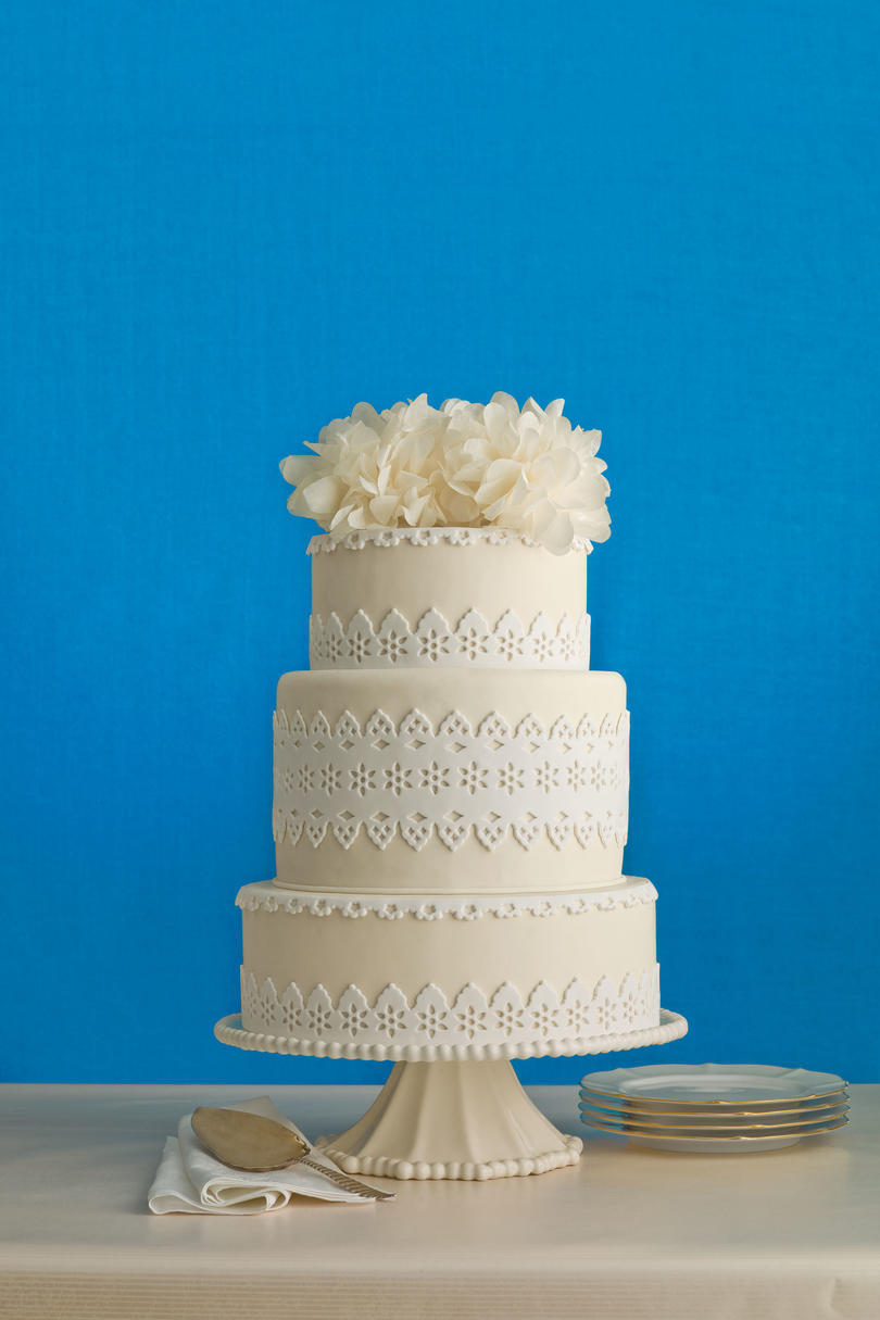 Poutko Gone Modern Wedding Cake 