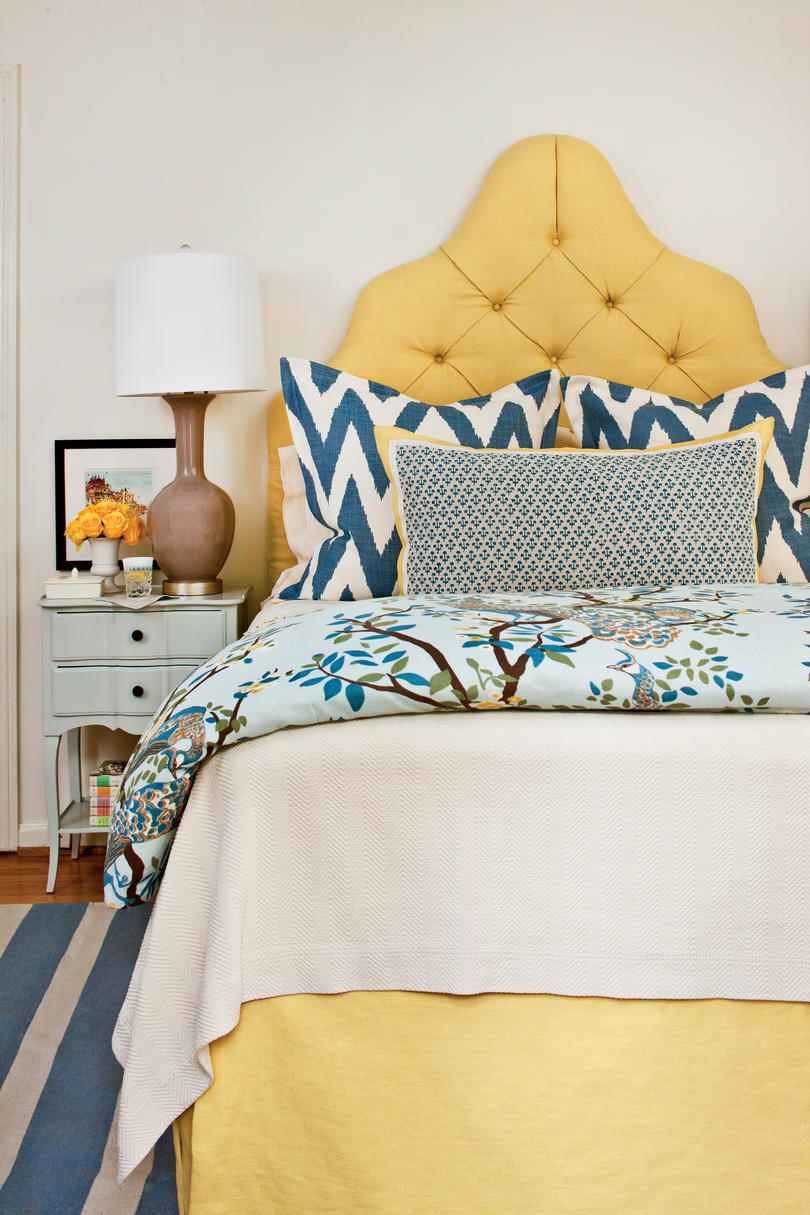 كلاسيكي Blue & Yellow Bedroom