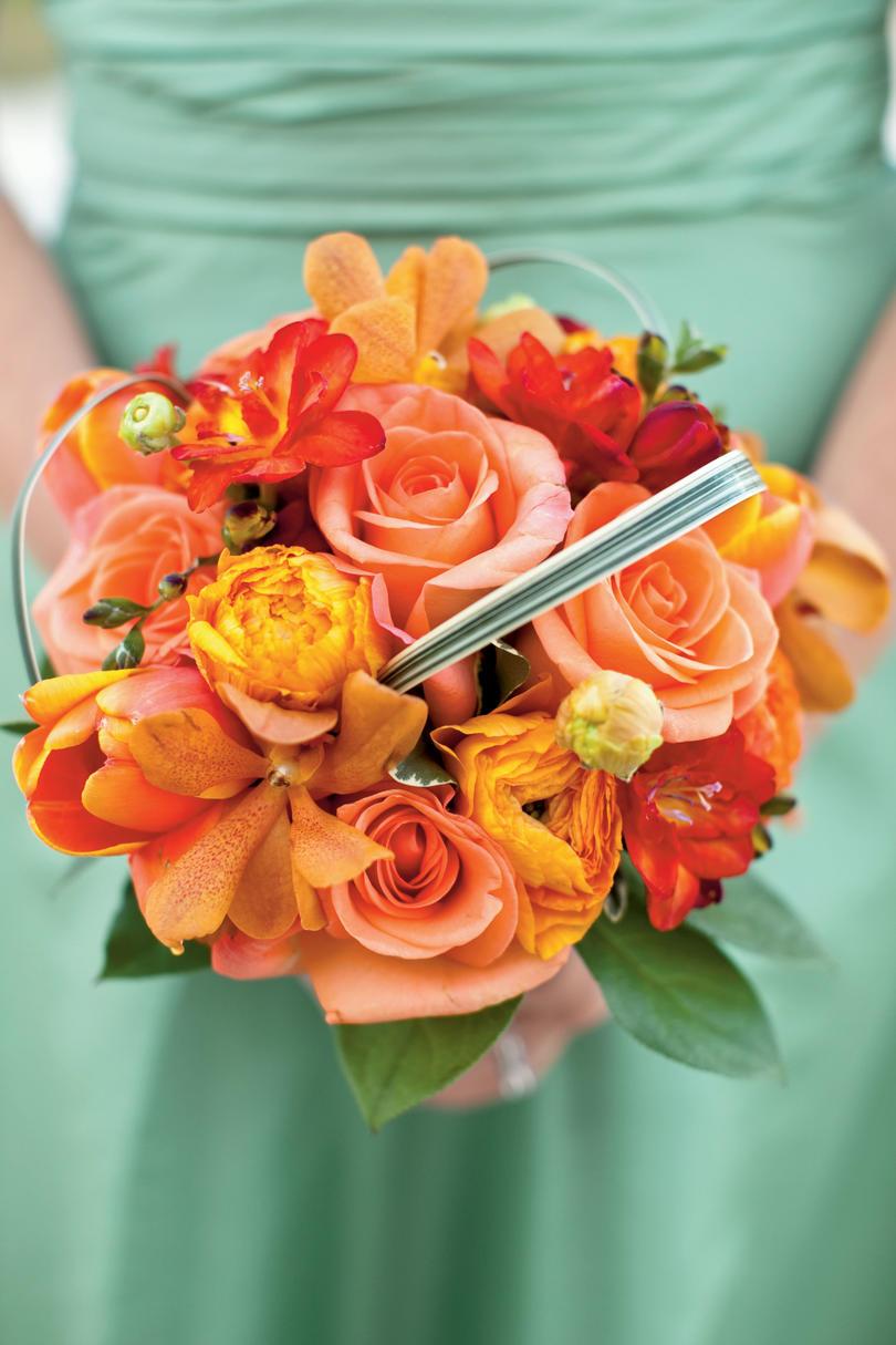 naranja and Red Bouquet