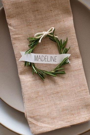 Bord Top Décor: Written in Rosemary