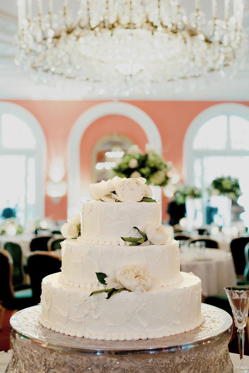 Hindbær-Filled Wedding Cake