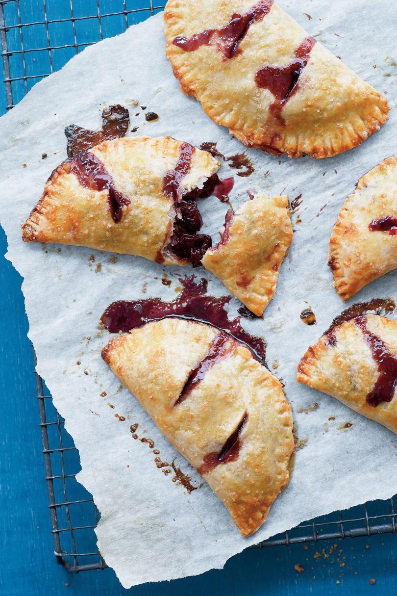 مشوي Cherry Hand Pies Recipe