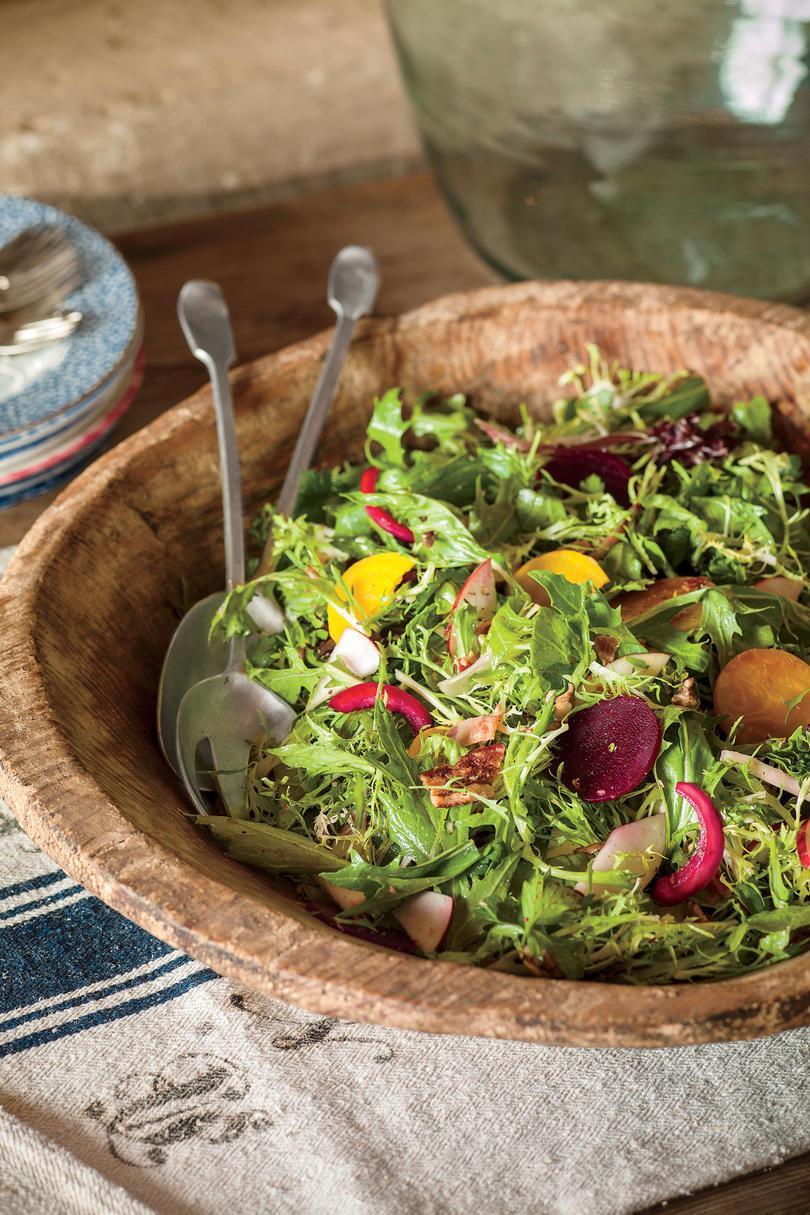 падане Salad with Beets and Apples