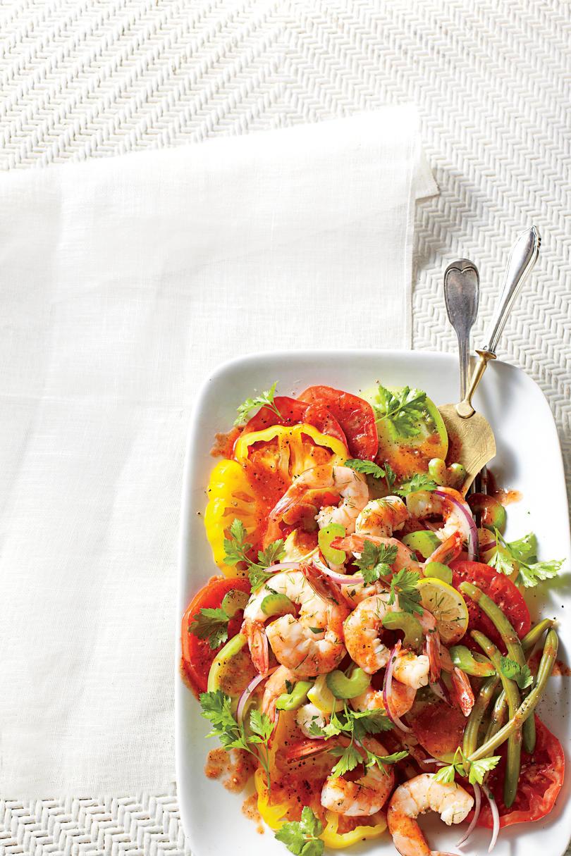血まみれの Mary Tomato Salad with Quick Pickled Shrimp