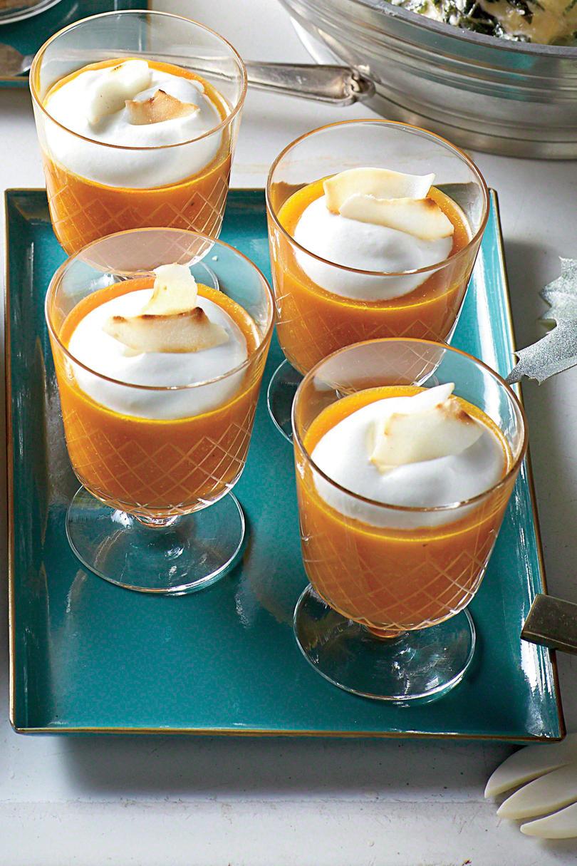 Calabaza de zanahoria Soup Shooters With Coconut Cream