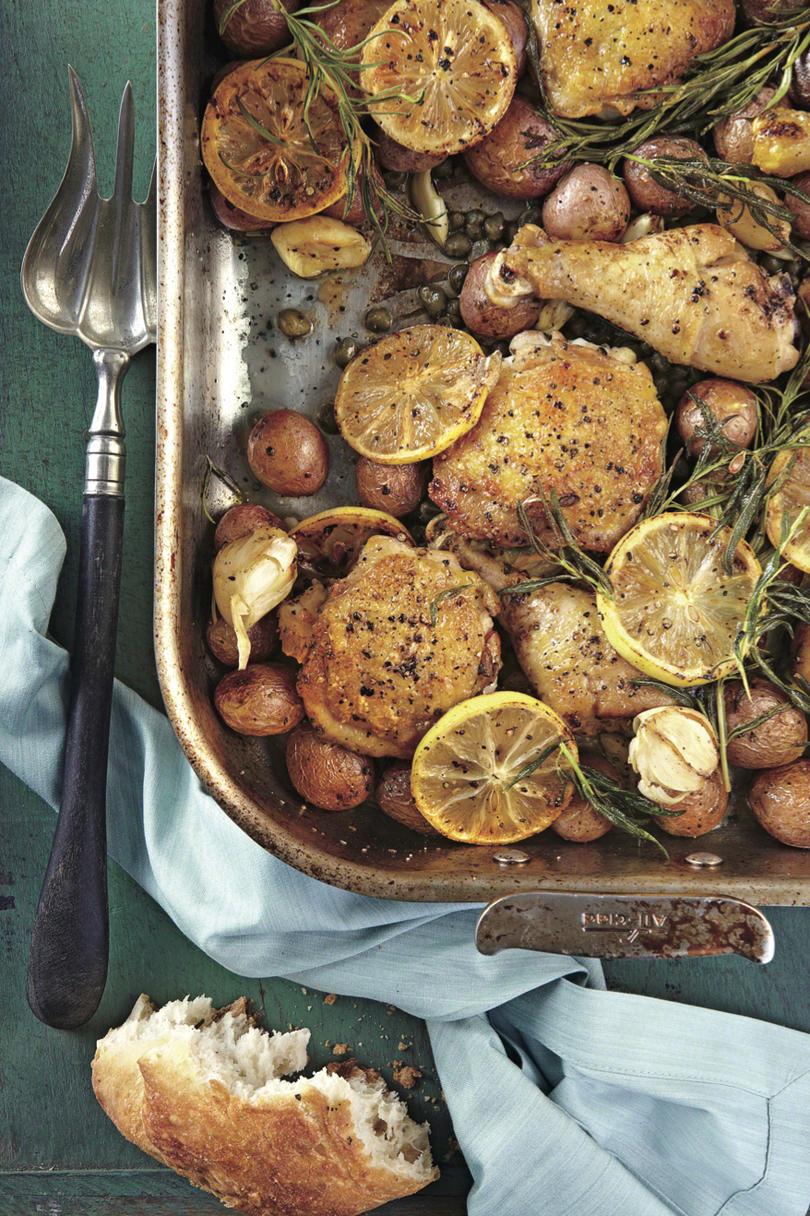 الأفضل Lemon Recipes Lemon-Rosemary-Garlic Chicken and Potatoes