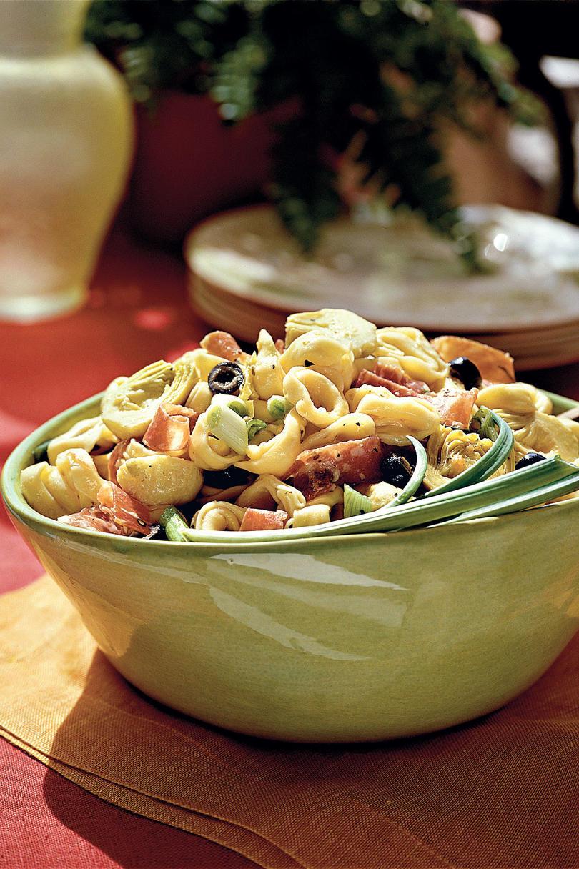 سهل Pasta Recipes: Tortellini Salad 