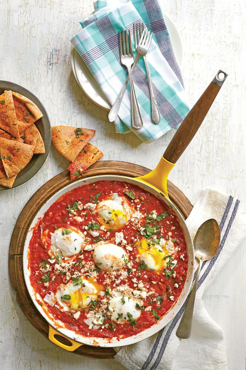 Huevos Simmered in Tomato Sauce Recipe