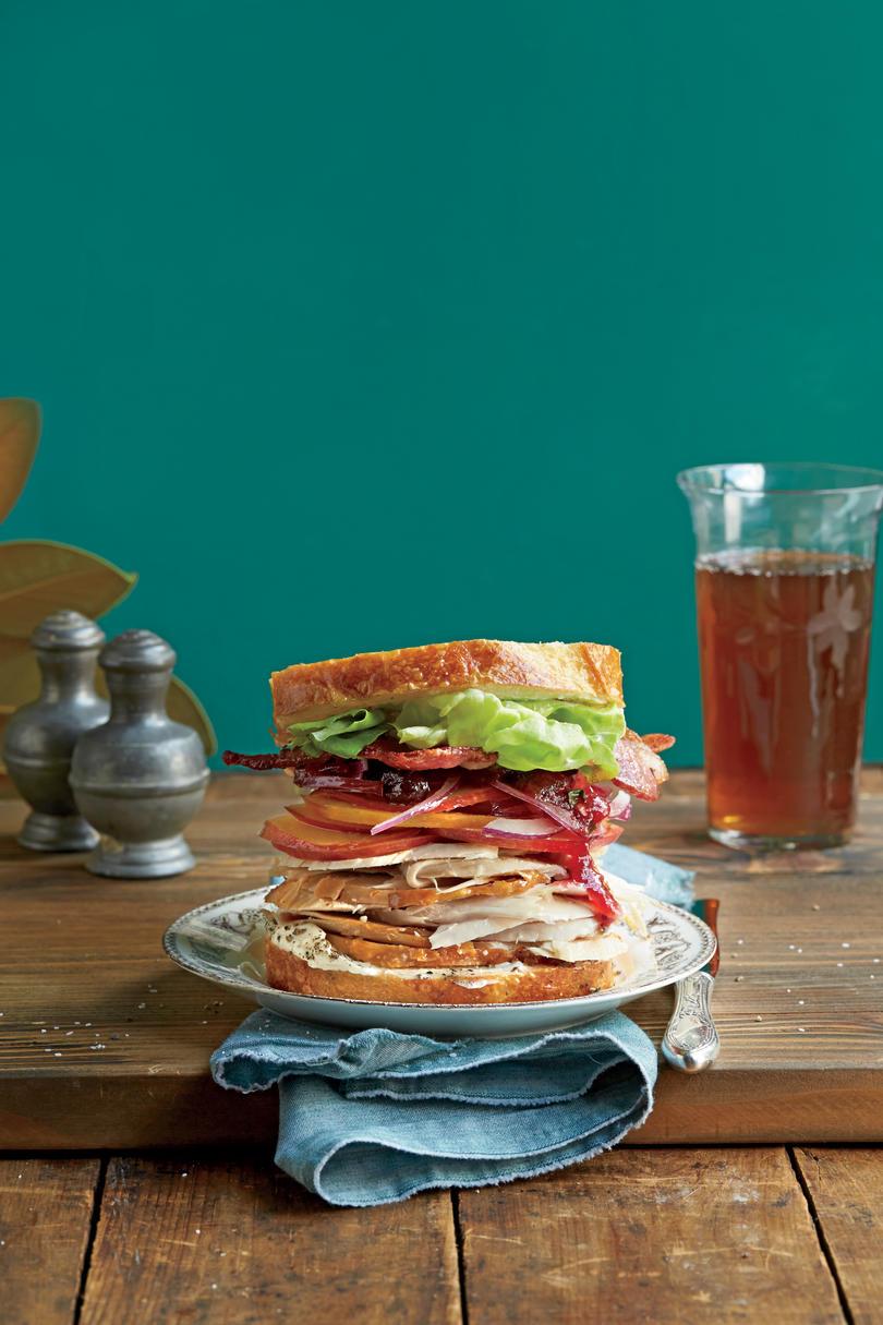 ال Best Leftover Turkey Sandwich Ever