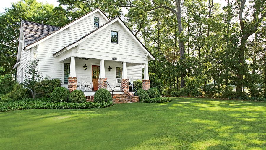 Blanco Bungalow with Brick Pillars