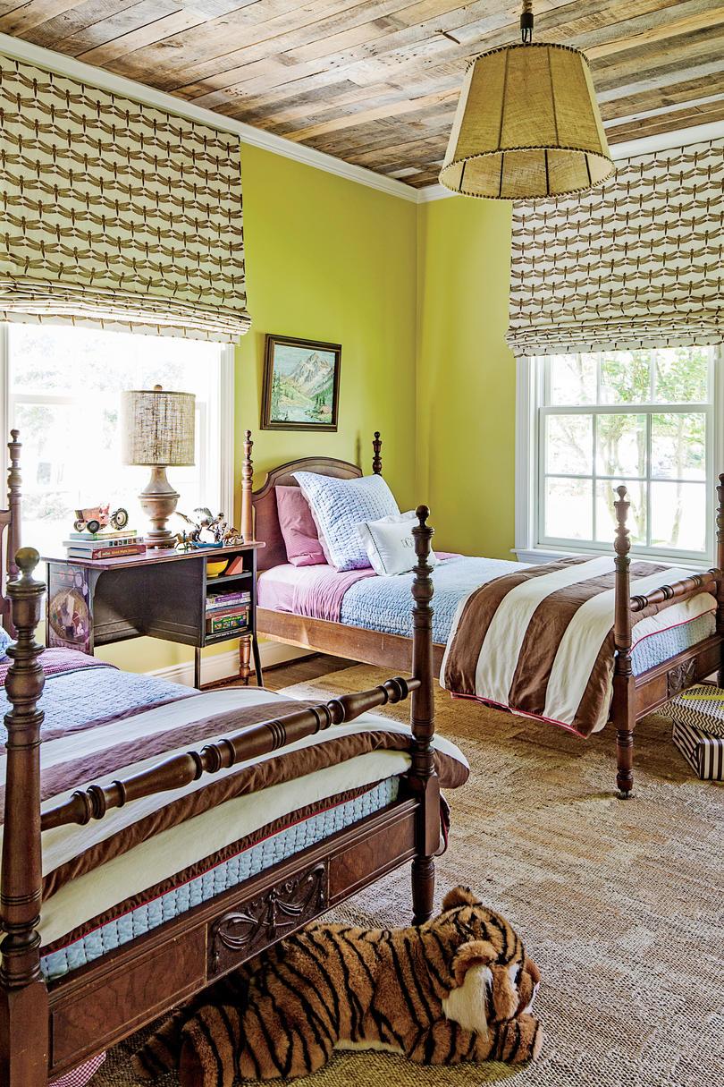 Monasterio Bedroom with Twin Beds