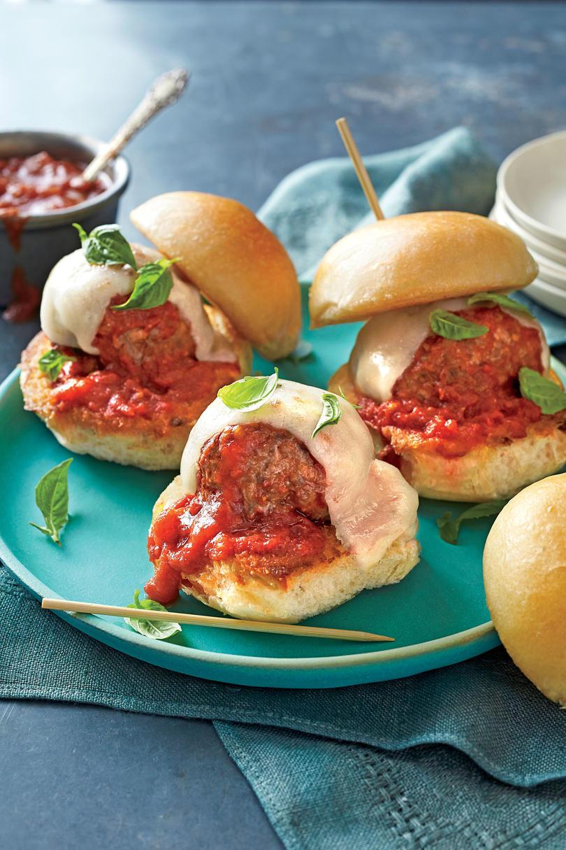 اللحم المفروم Sliders with Tomato Sauce