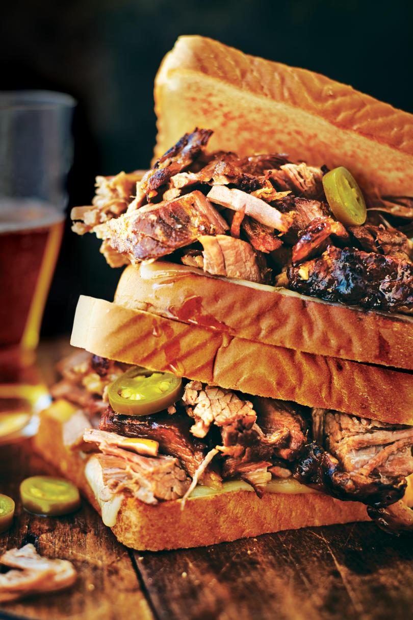 تكساس: BBQ Brisket Sandwich 