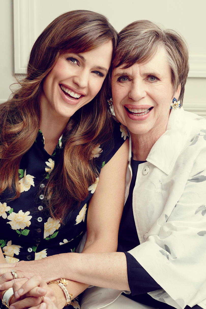 Jennifer Garner with her mom Patricia