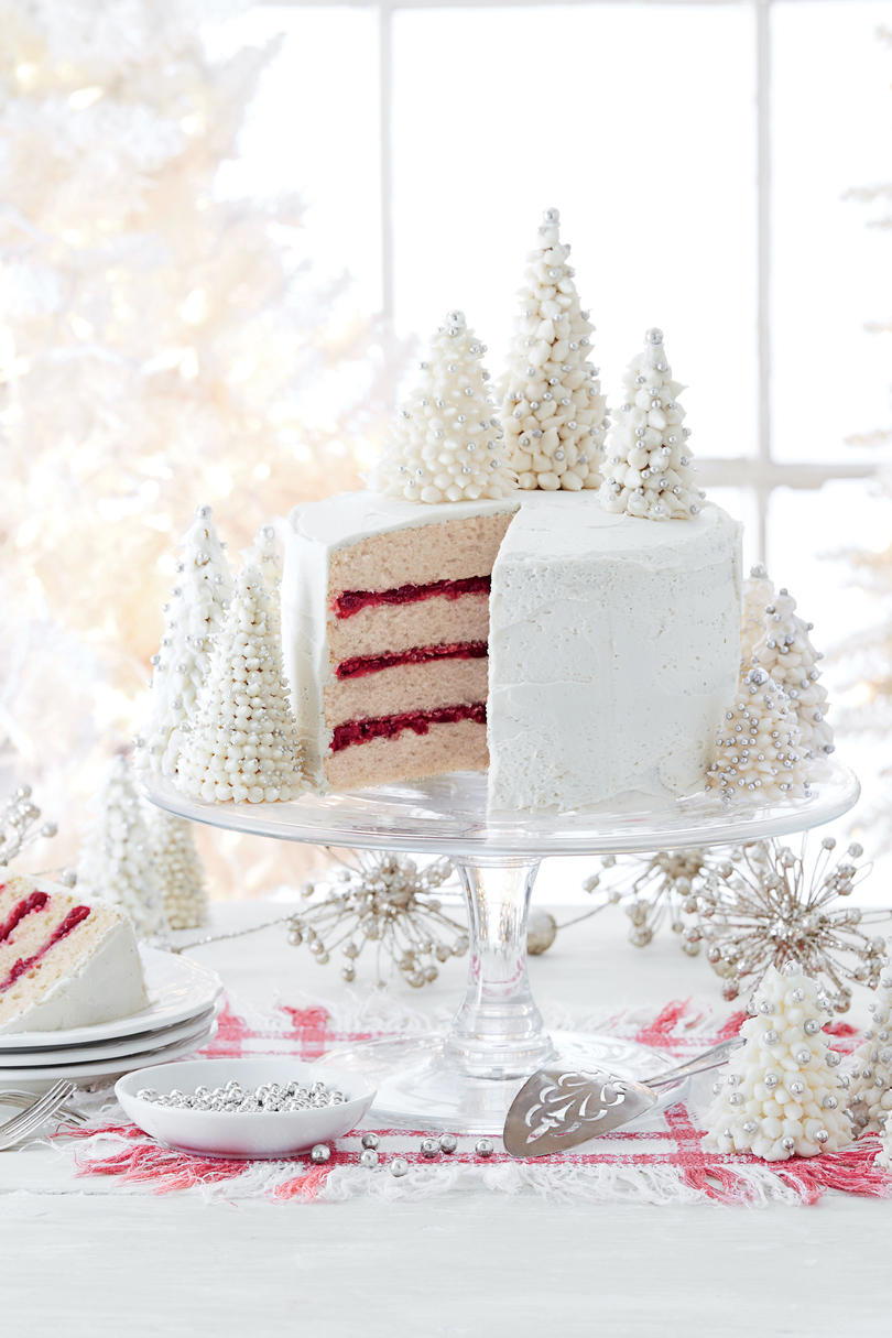 especia Cake with Cranberry Filling