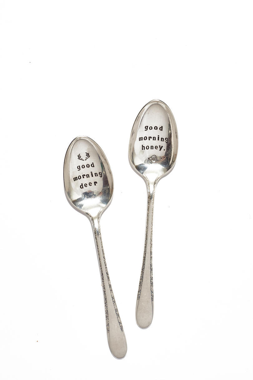 يد Stamped Spoons