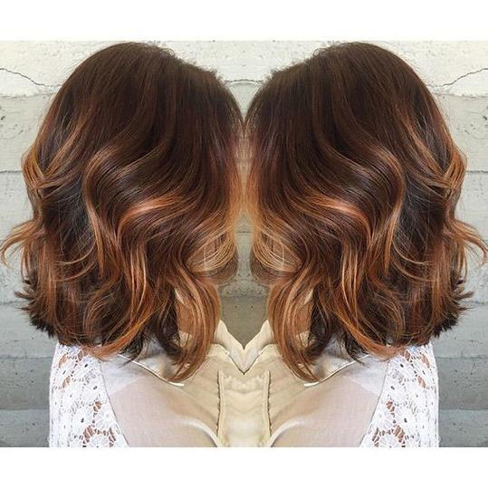 Kort Brown Hair with Rose Gold Highlights