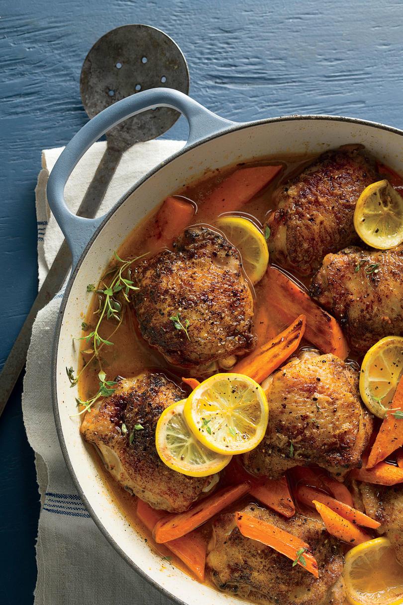 Dušený Chicken Thighs with Carrots and Lemons