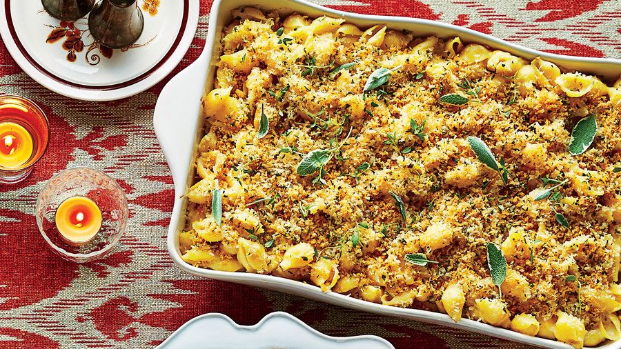 Její postel Breadcrumb-Topped Macaroni and Cheese 