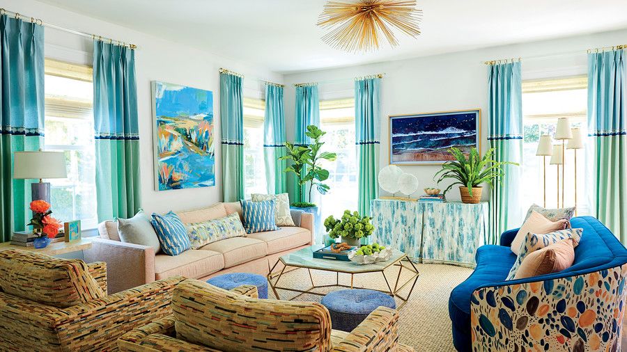 Линдзи Cheek Wilmington, NC Home Living Room with Pink, Teal, and Blue Details