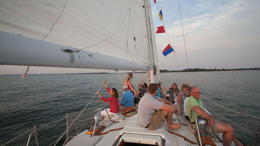 пътници on cheers sailboat