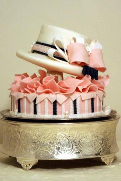 Stribet Pink Derby Hat Cake