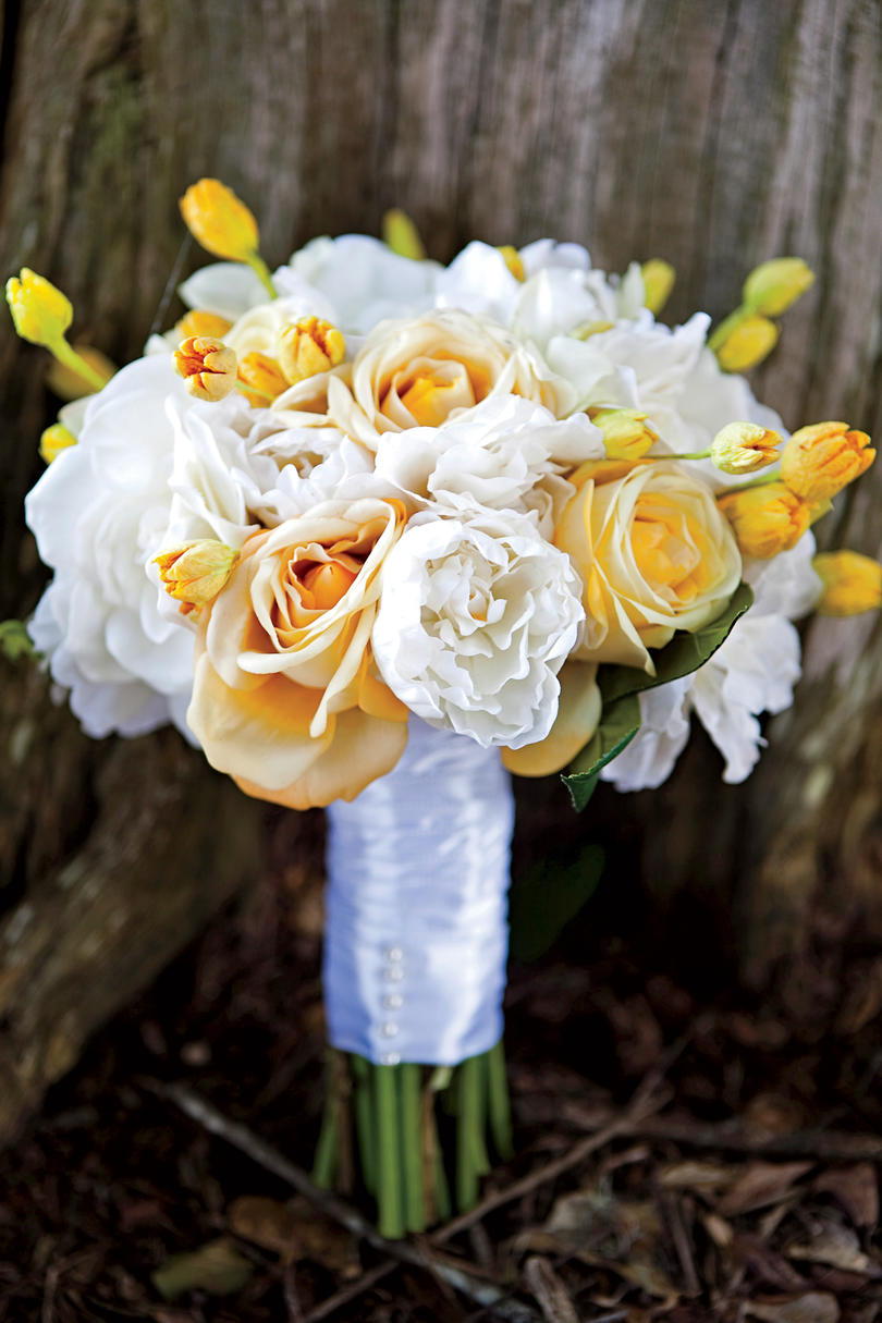 الأصفر and White Bouquet