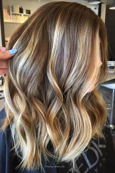 Medio Brown Hair with Blonde Highlights