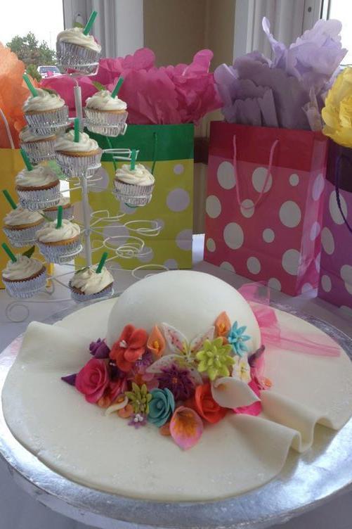 Derby White Hat Cake with Flowers