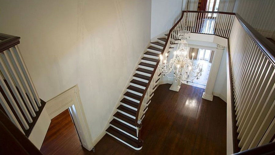 Palmetto Hall Mobile Staircase