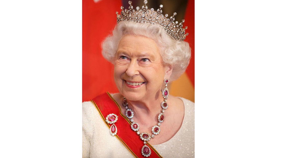Reina Victoria's Crown Ruby Earrings and Necklace