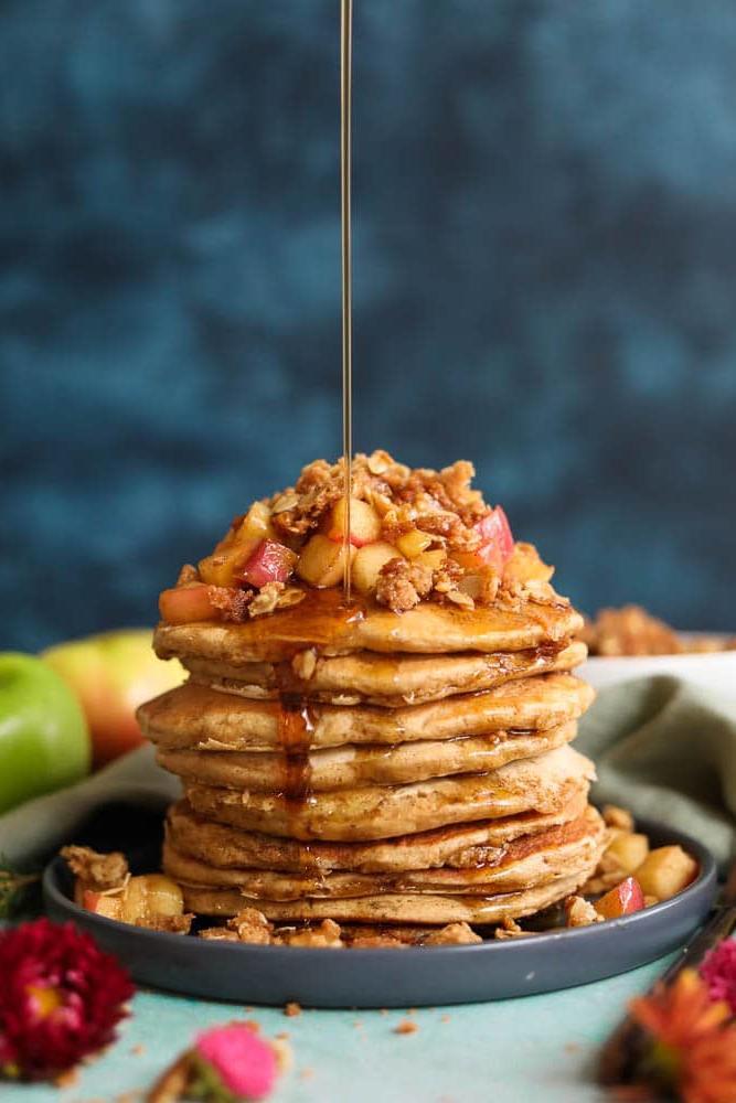 Jablko Crisp Pancakes with Maple Apple Compote and Cinnamon Oat Streusel