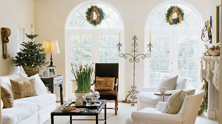 Arqueado Windows in Living Room for Christmas