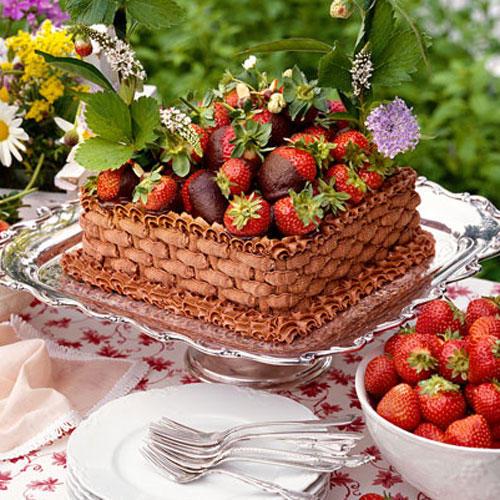 Chokolade-Strawberry Basket Cake