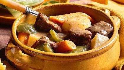 Carne de vaca Stew with Root Vegetables 
