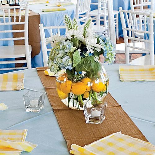 весел Blue and Yellow Centerpiece