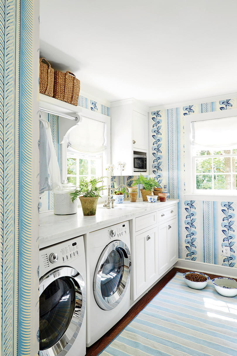 أزرق and White Laundry Room