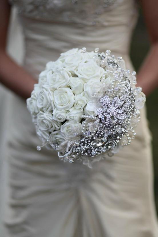 أبيض Rose Crystal Bouquet
