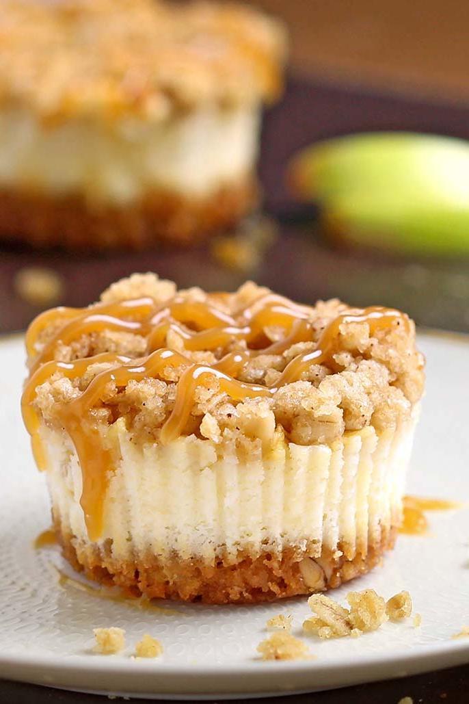 Karamel Apple Crisp Mini Cheesecakes 