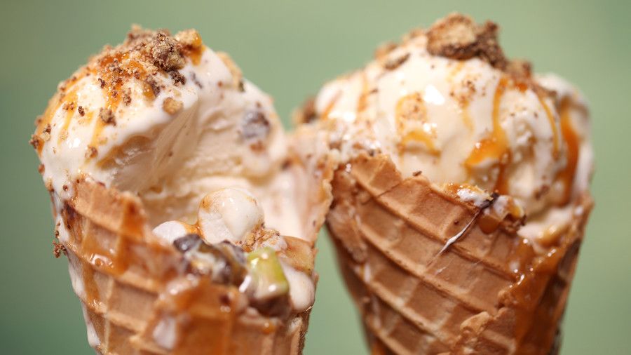 Caramelo Apple S'mores Waffle Cones