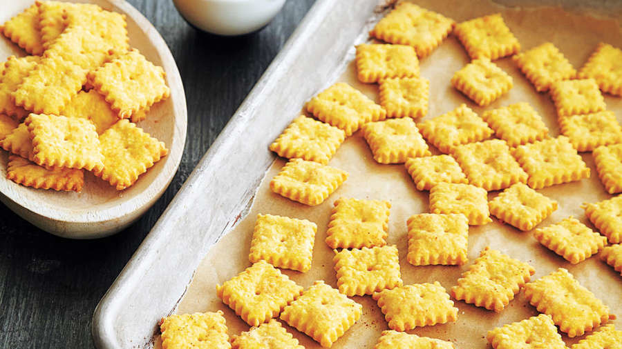 queso Cheddar Cheese Snack Crackers