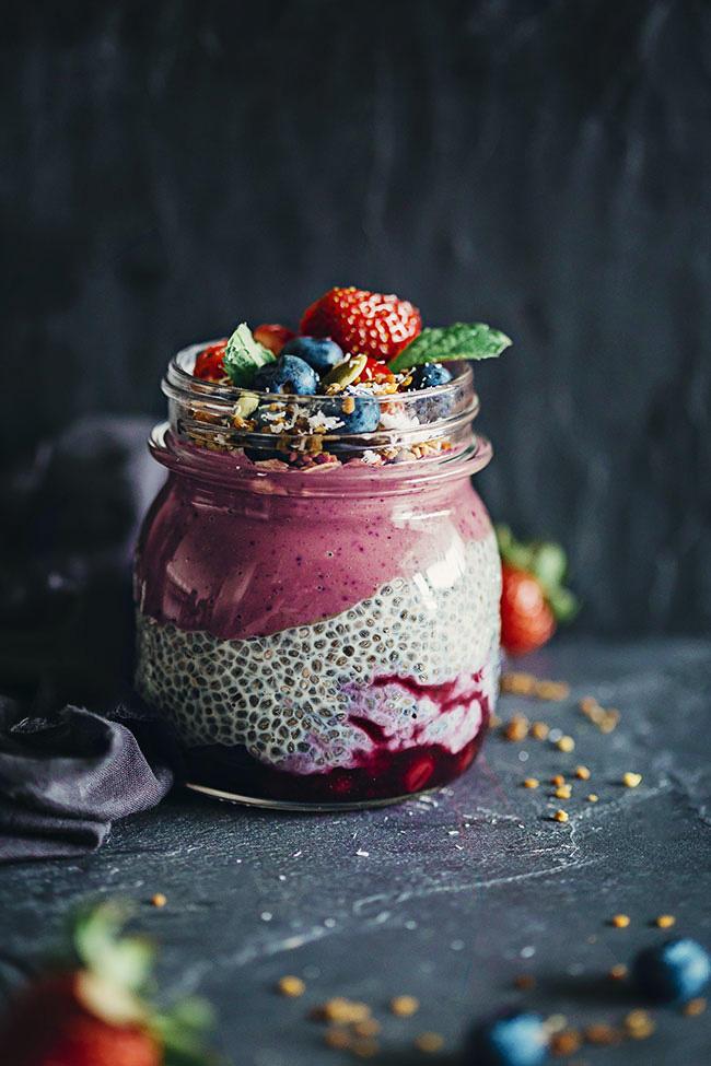 Chía Acai and Strawberry Layered Breakfast Jar