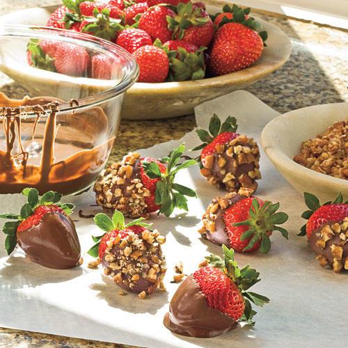 شوكولاتة Recipes: Chocolate-Dipped Strawberries