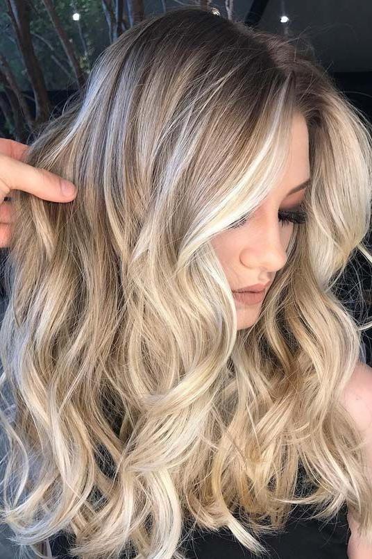 Fedt nok Blonde with Shadow Roots