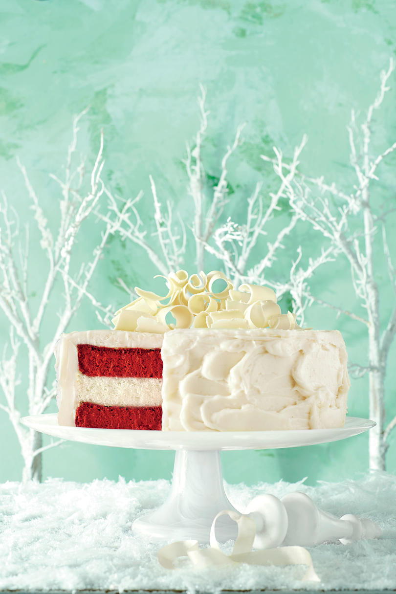 червен Velvet Cheesecake-Vanilla Cake with Cream Cheese Frosting 