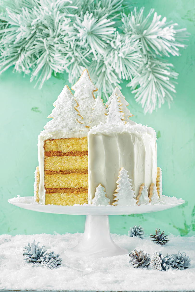 Kokosnød Cake with Rum FIlling and Coconut Ermine Frosting