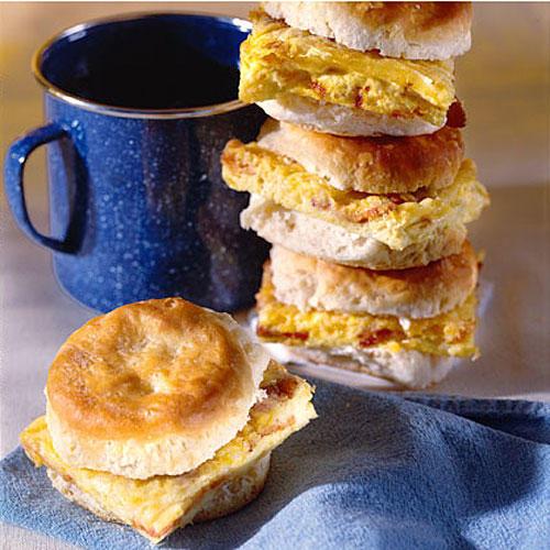 فاخر Omelet Biscuits