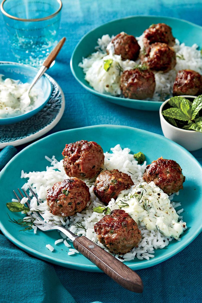 griego Meatballs with Cucumber-Yogurt Sauce and Rice