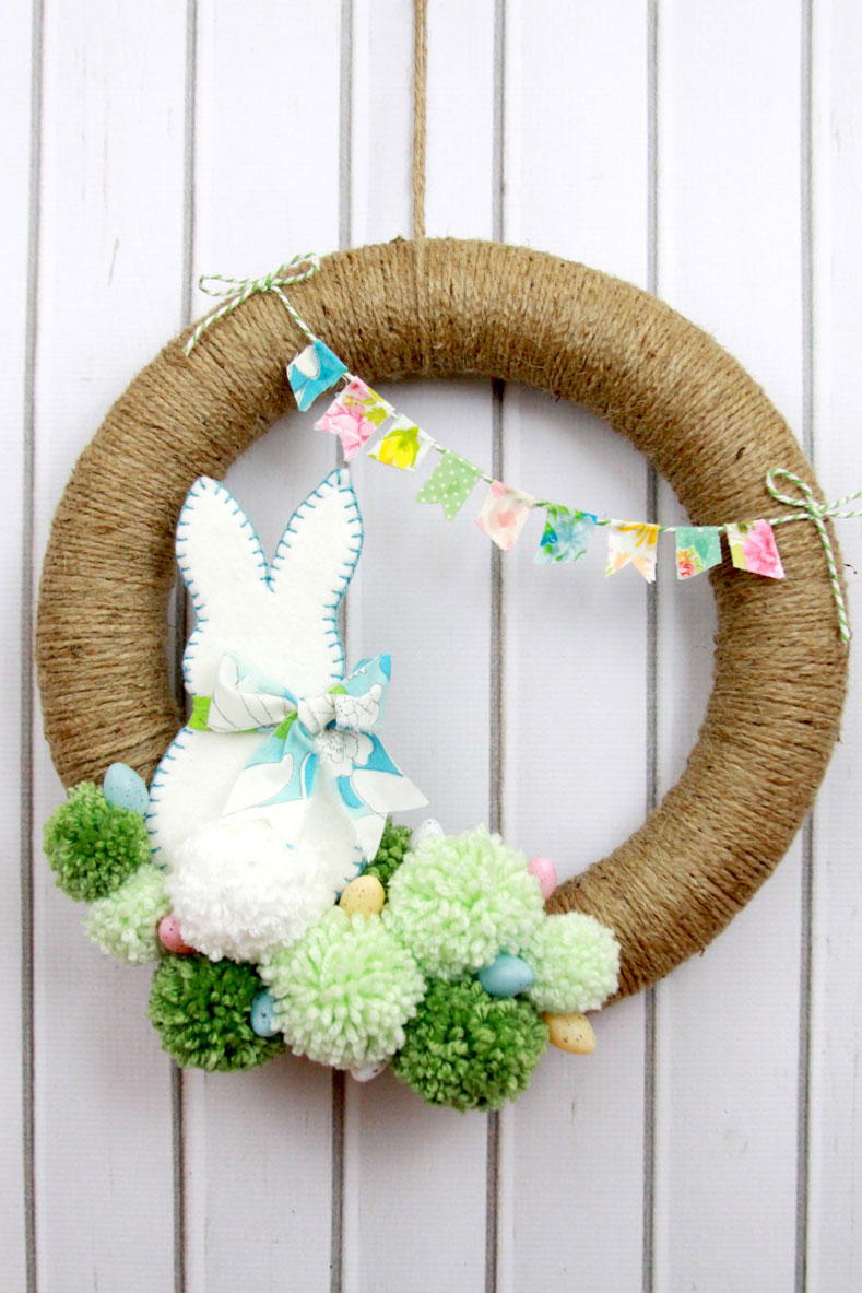 Sejlgarn, Pom-Pom, and Easter Bunny DIY Wreath