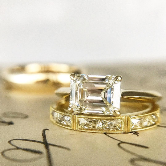 زمرد Cut Diamond Engagement Ring